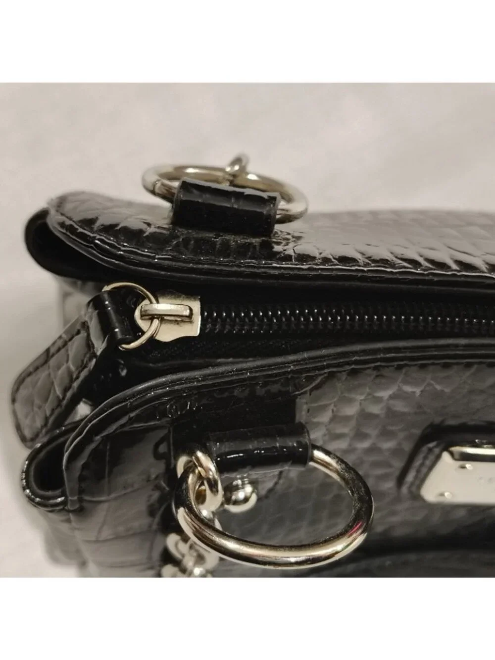 Liz Claiborne Handbag Purse Black 9"x6" Faux Croc Leather Shiny Pockets Chain - Picture 16 of 16